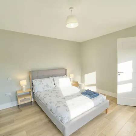 Deluxe 4 Bedroom New Build With Games & Private Garden By Travel Lets Homes * Letterkenny