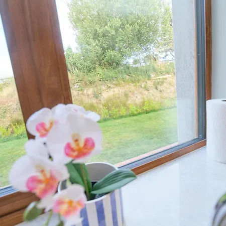 Deluxe 4 Bedroom New Build With Games & Private Garden By Travel Lets Homes * Letterkenny